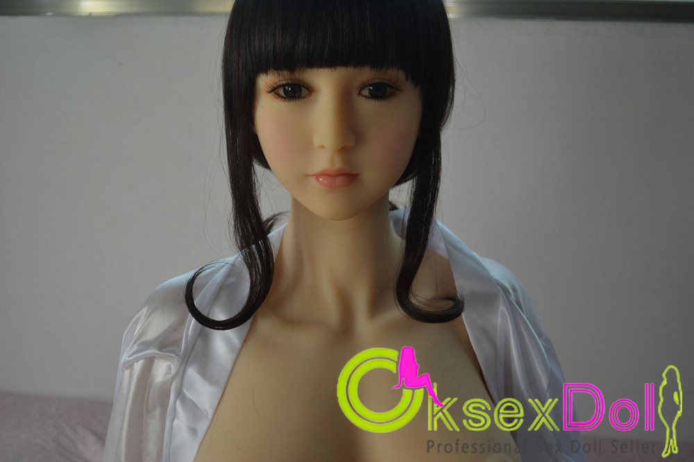 Asian real doll Photo