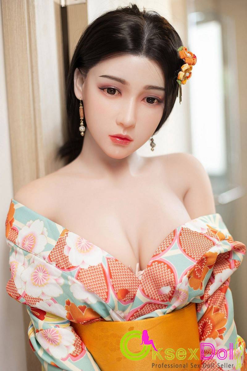 Japanese Beautiful Sex Doll