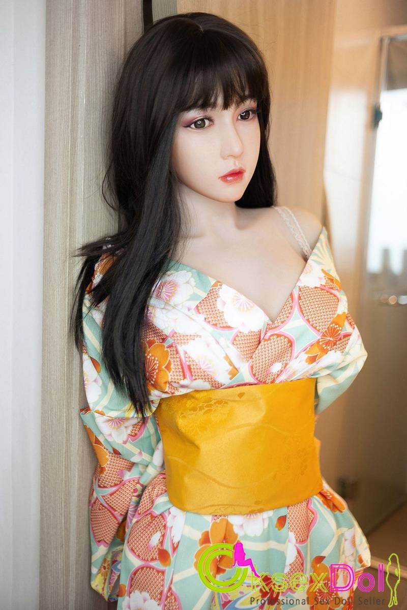 Japanese Beautiful Sex Dolls pic