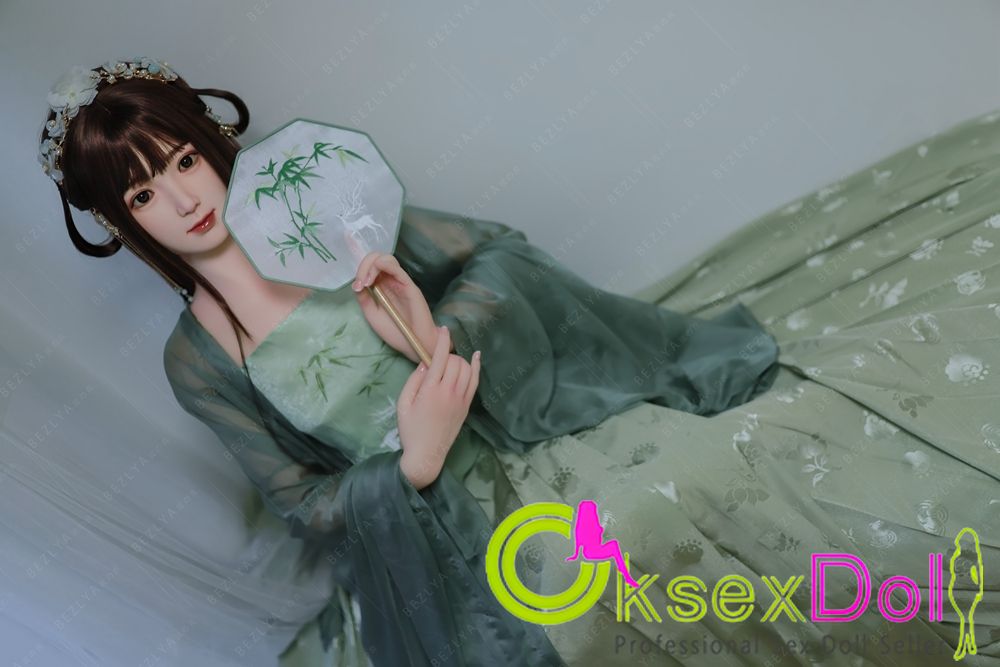 Chinese real doll Photo