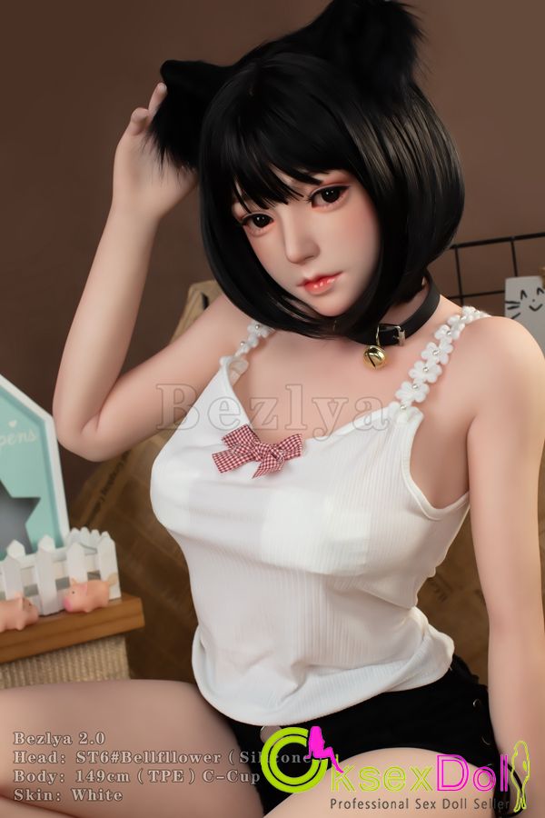 Busty sex doll Photos