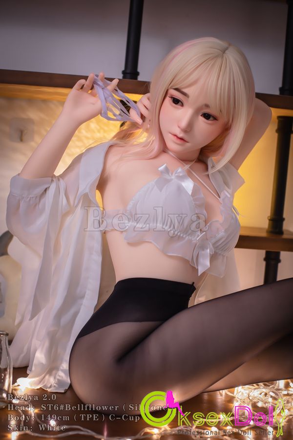 Long Blonde Hair sex dolls images