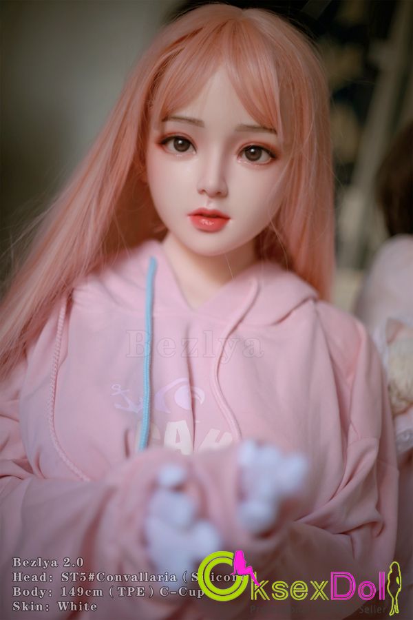 Japanese love dolls pic
