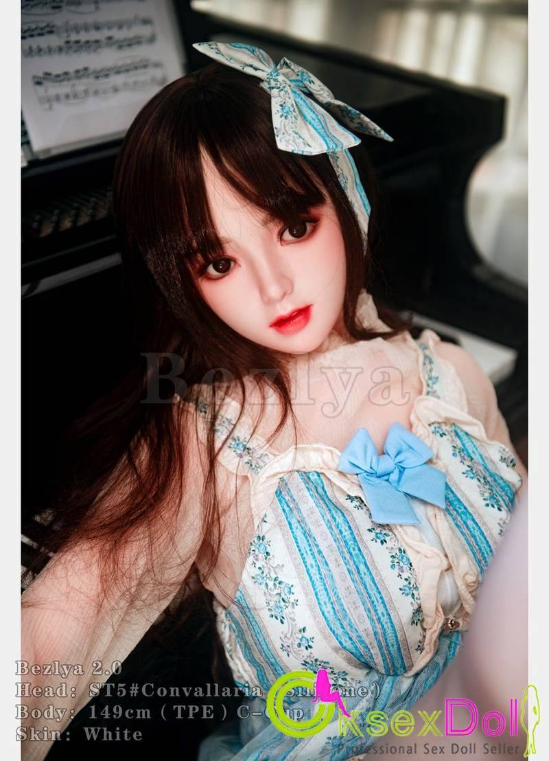 Bezlya doll Photos