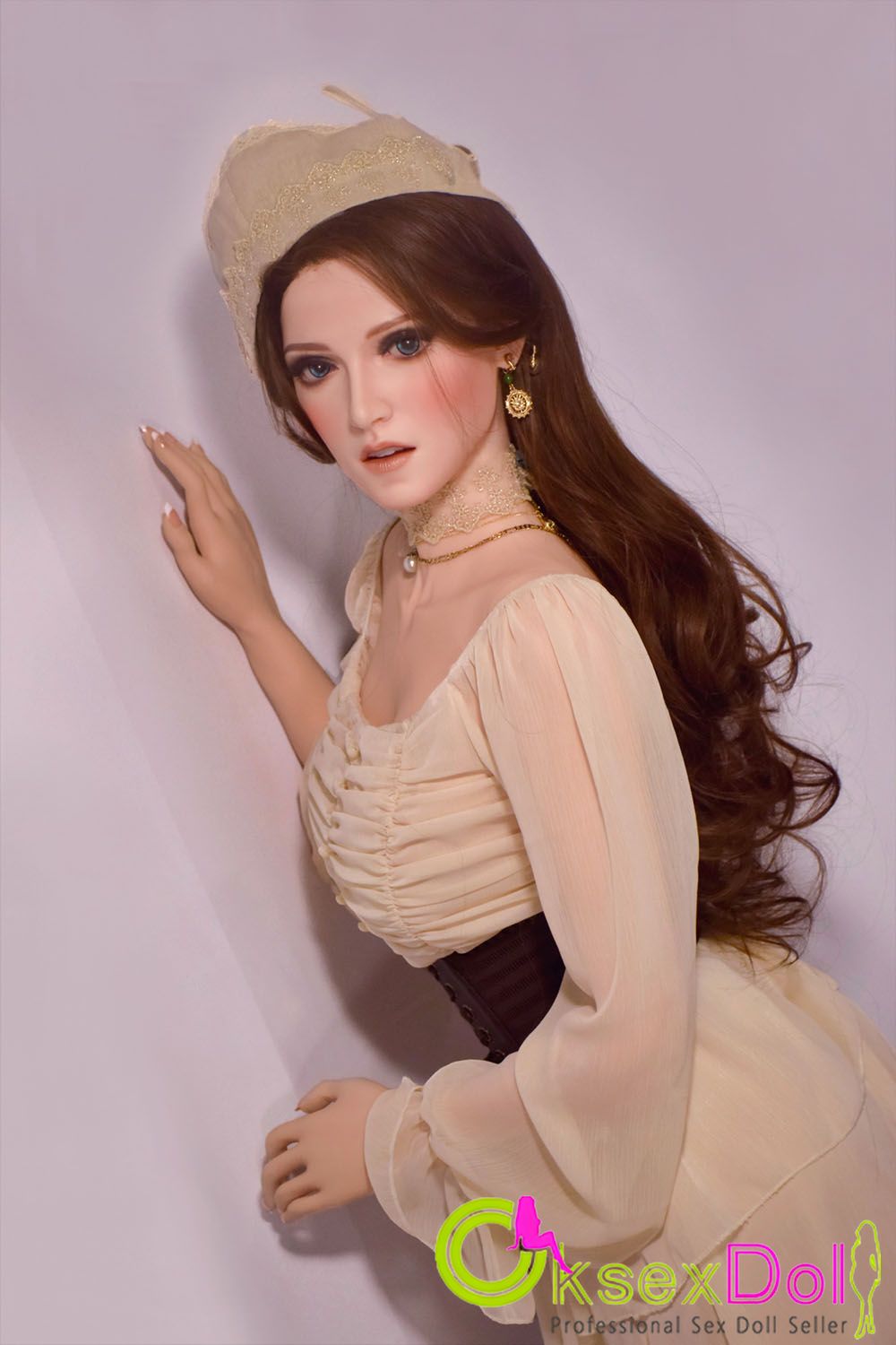 Graceful Beauties Love Dolls Gallery