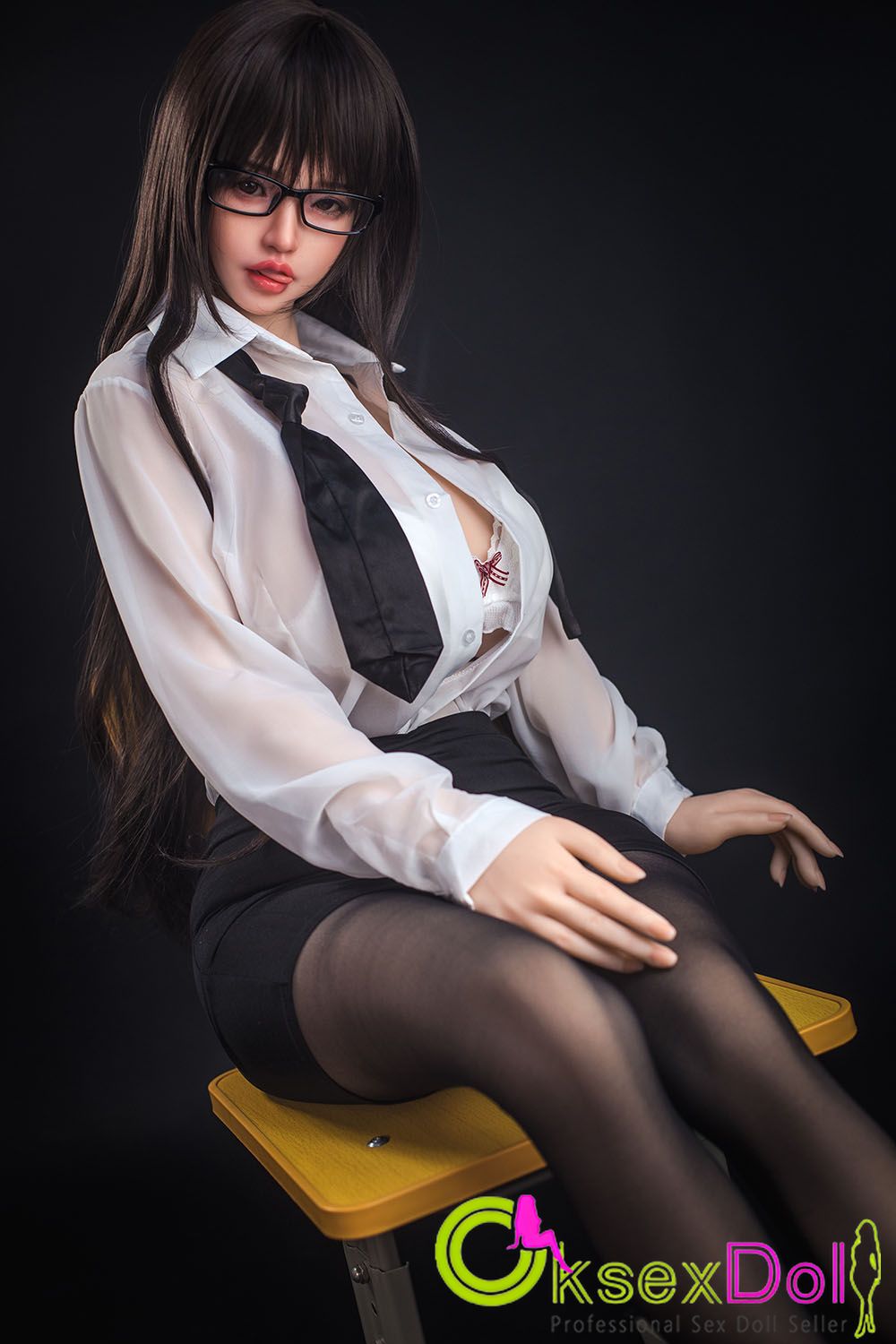 Hide 160cm Silicone H-cup Busty Female Secretary Sex Doll Photo