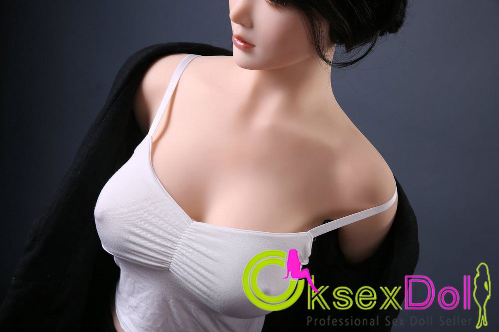 E-cup real doll Photos