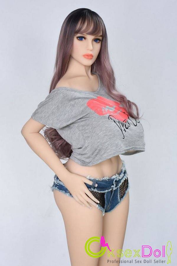 realistic female sex doll