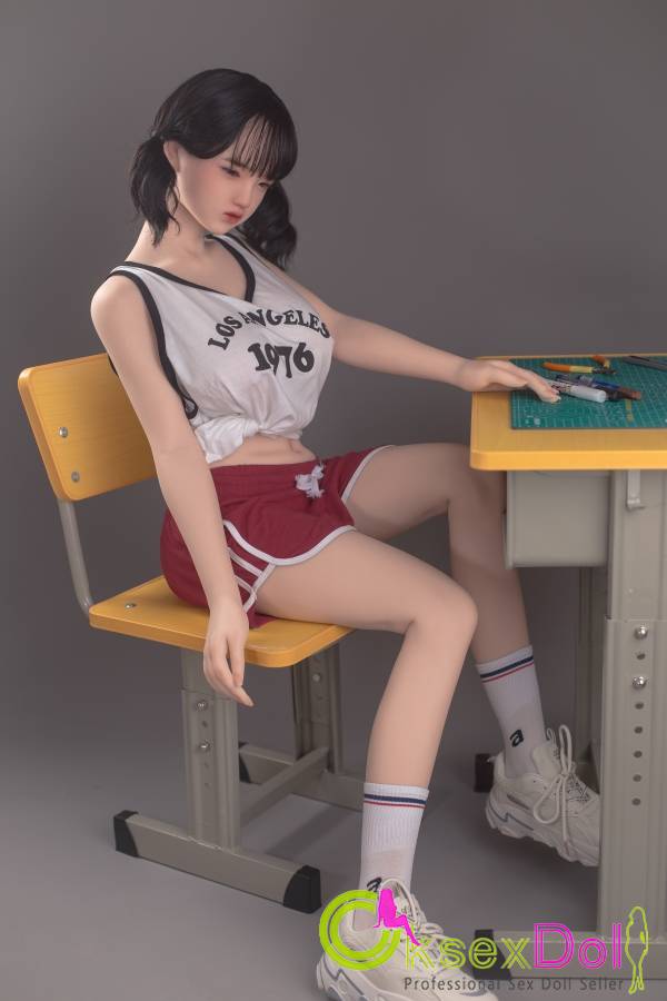 Giant Tits sex doll
