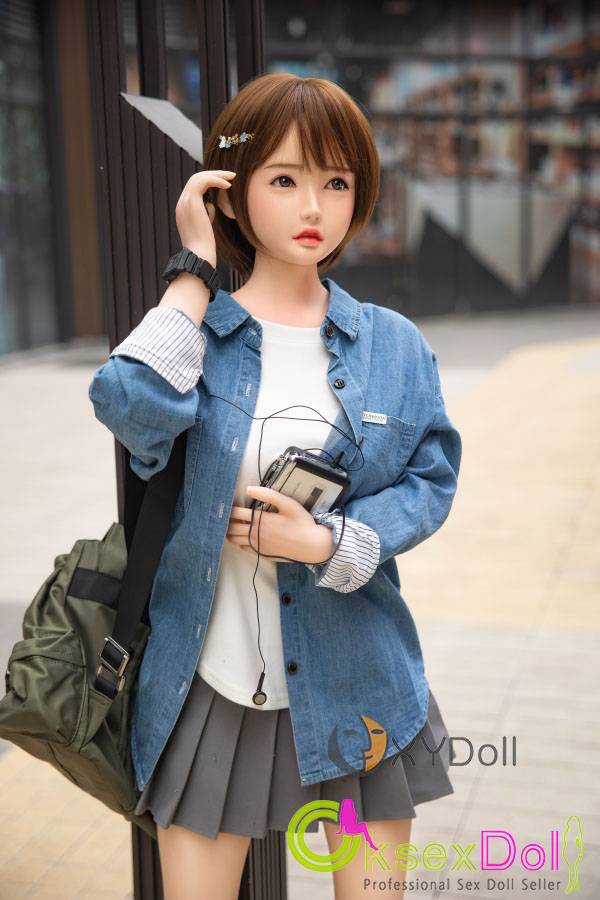 Movie of Tiny Cheap Sex Doll