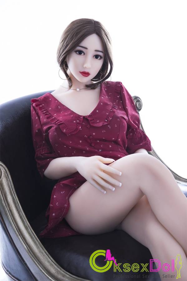 Sexy beauty with big breasts and fat buttocks Real Doll