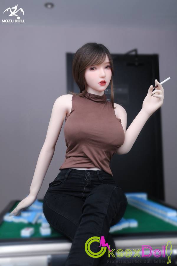 Beautiful woman Who Loves To Play Mahjong sex dolls pic Pictures