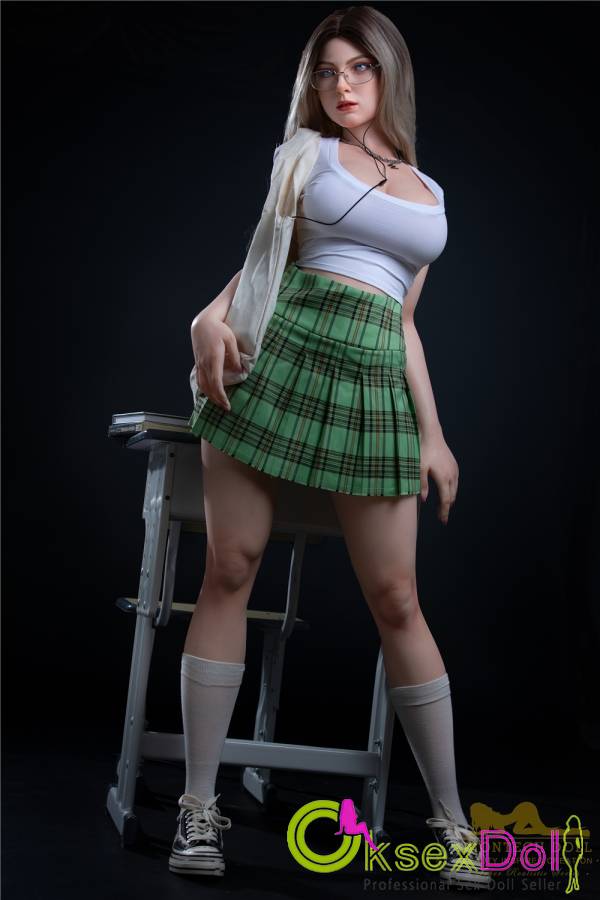 Irontech European Doll