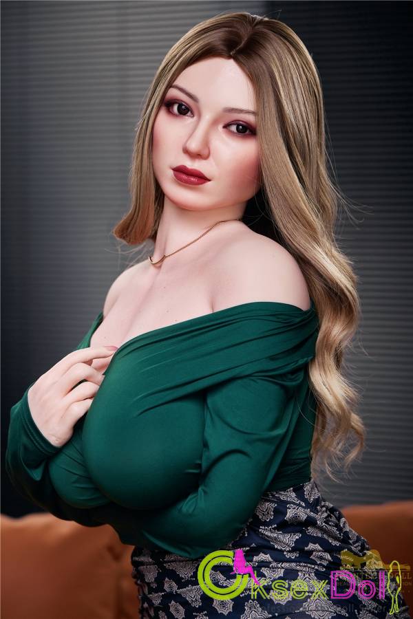 Grizelle I-cup Rich Lady 162cm Silicone Sex Doll Picture