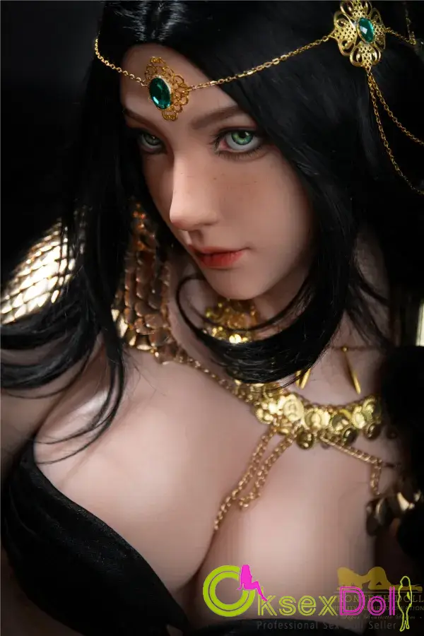 European Silicone Gold Headdress Love Doll Photos