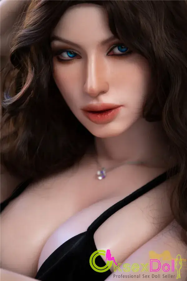 166cm Fashion Design US Doll Real images