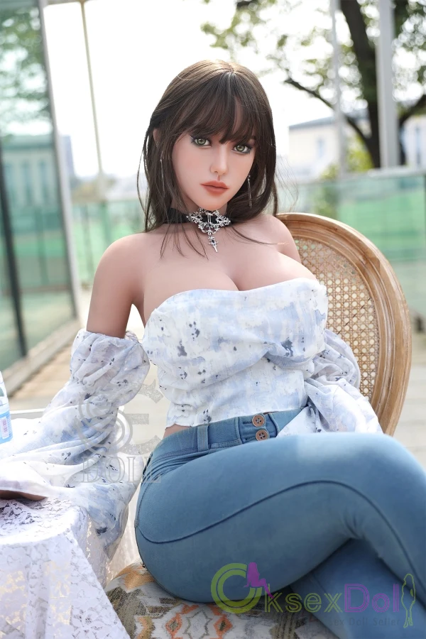 Curvy SE free sex doll